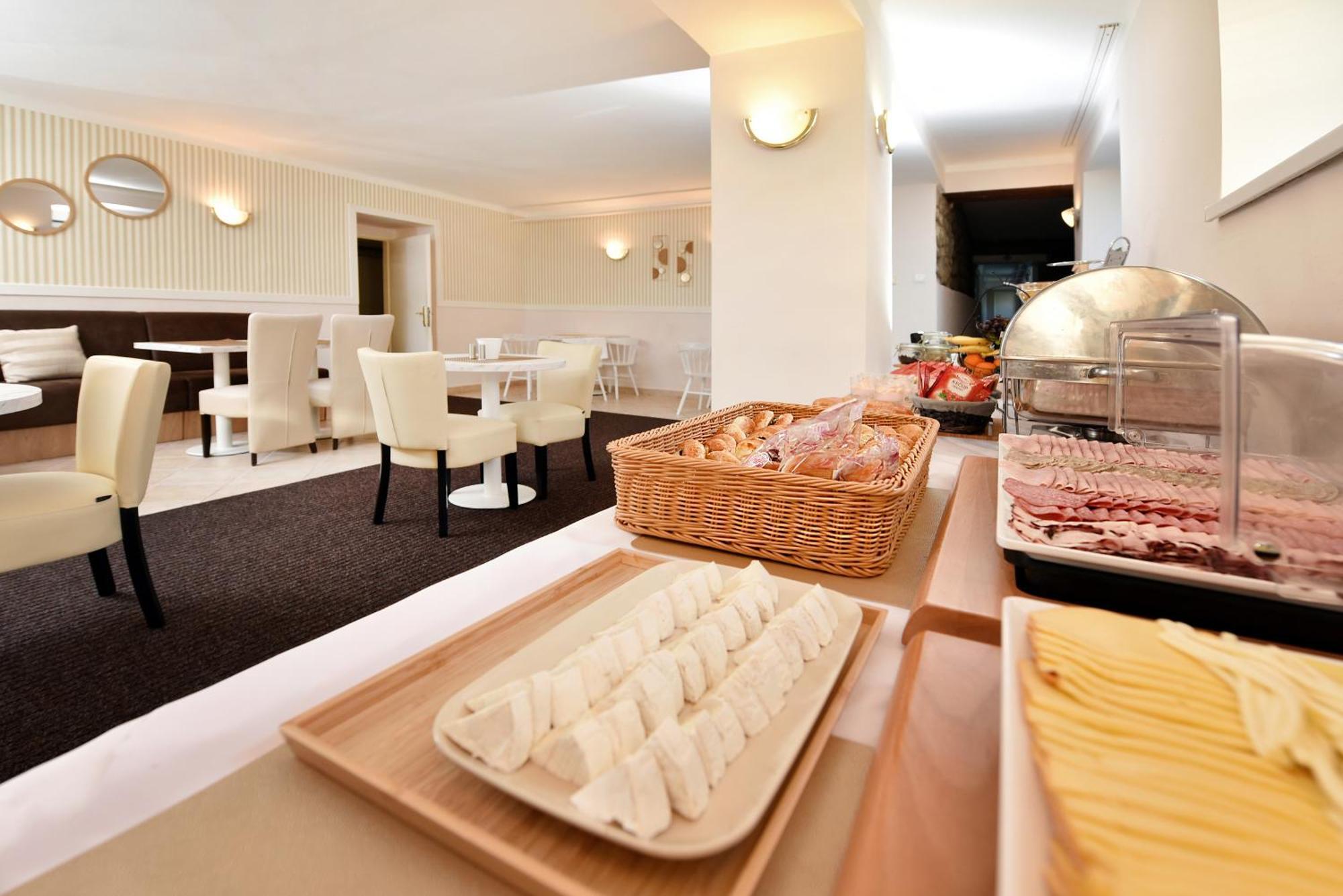 Aplend Hotel Lujza Major Татранська Ломниця Екстер'єр фото