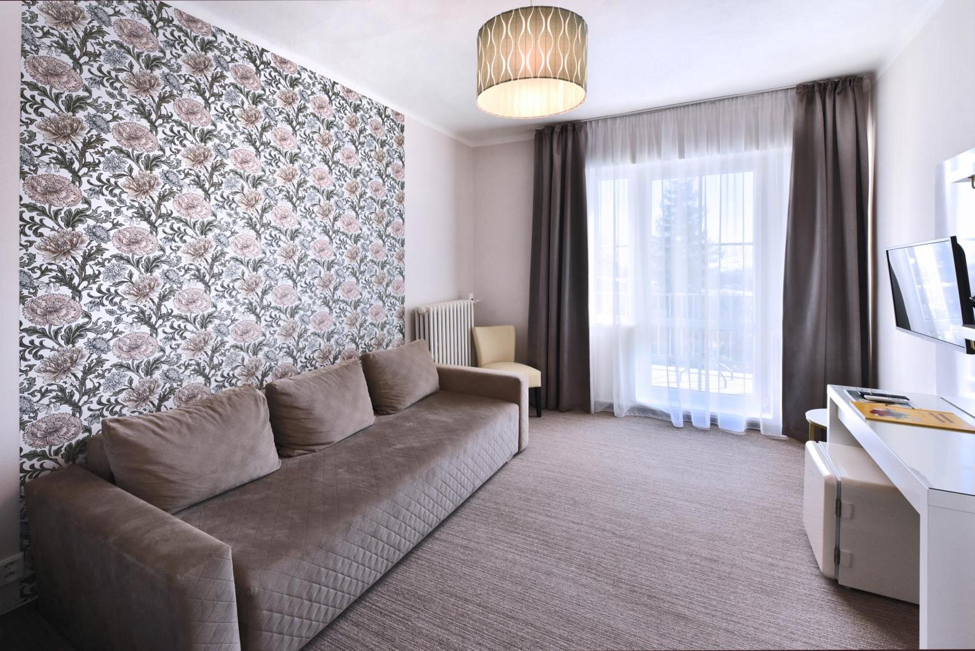 Aplend Hotel Lujza Major Татранська Ломниця Екстер'єр фото