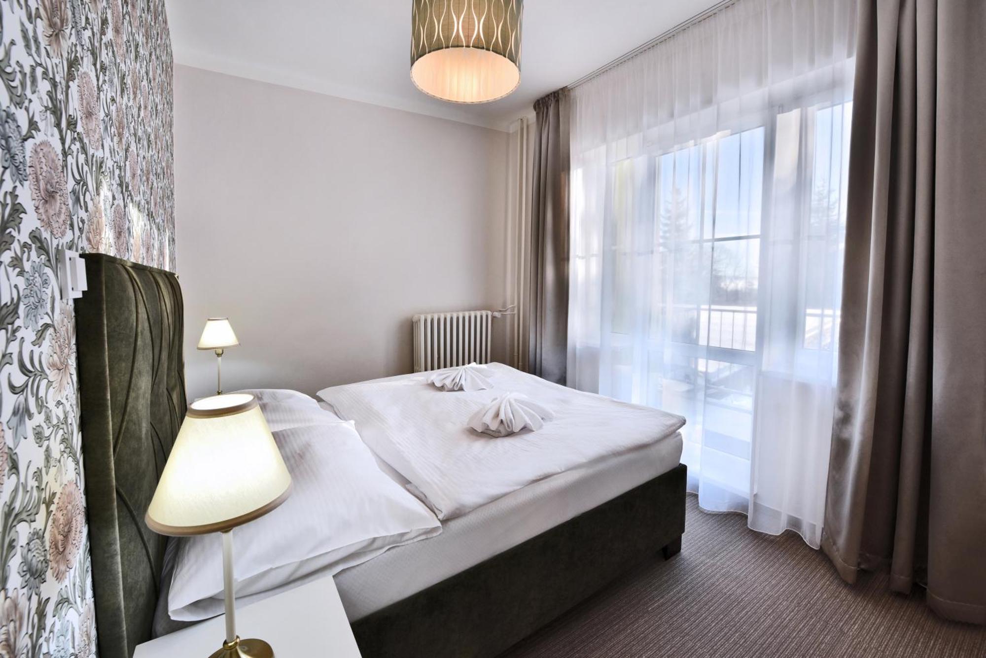 Aplend Hotel Lujza Major Татранська Ломниця Екстер'єр фото