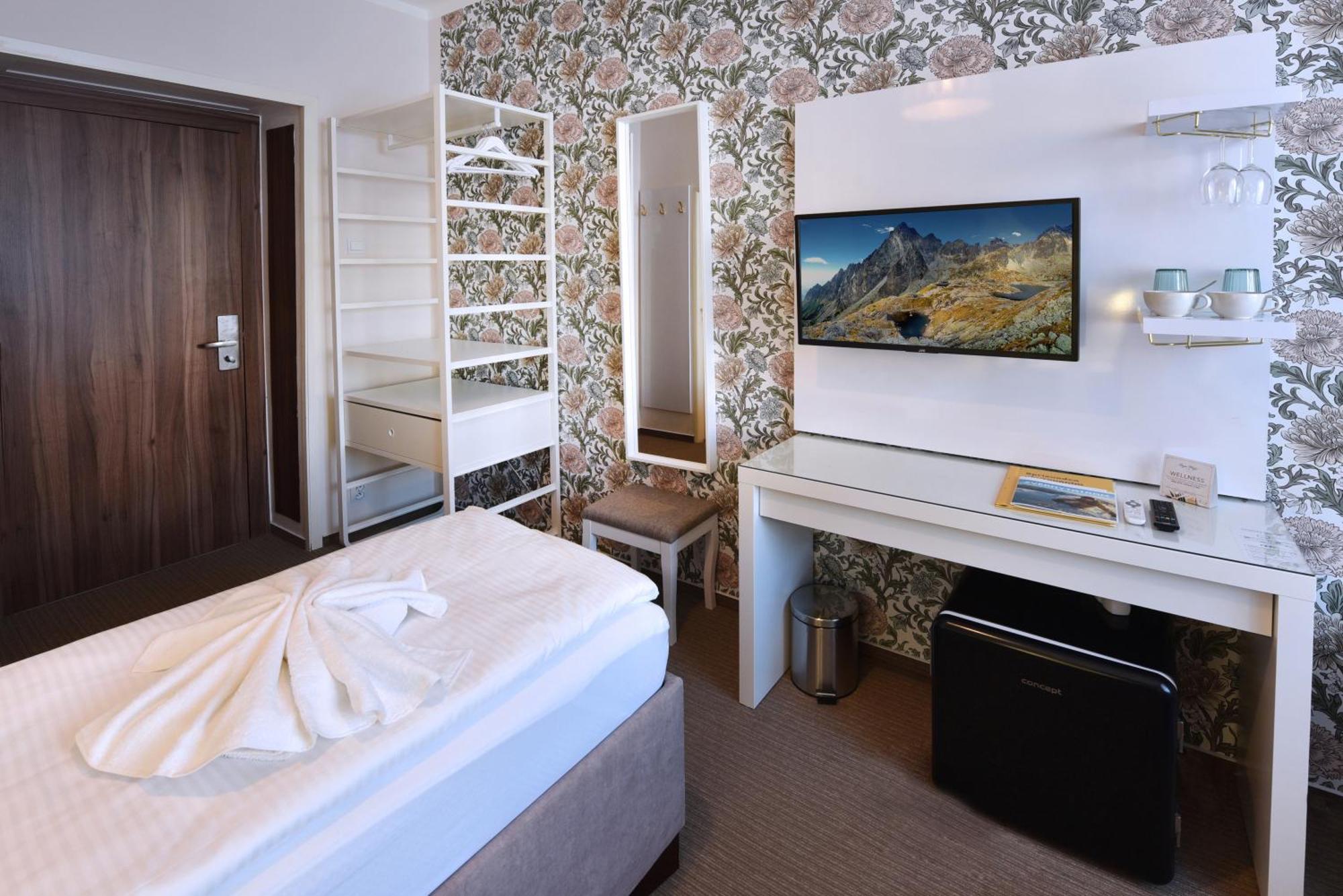Aplend Hotel Lujza Major Татранська Ломниця Екстер'єр фото